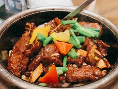 石锅紫苏牛仔骨-广州天河合景福朋喜来登酒店 · 聚味轩中餐厅