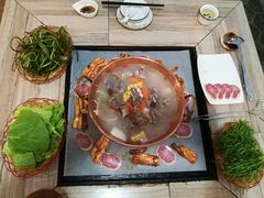 腊排骨火塘火锅（加铁板烧烤）-哈吱喂丽江火塘·牦牛火锅(五一街店)