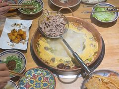 -洱火云南酸菜牛肉火锅(石景山当代商城店)