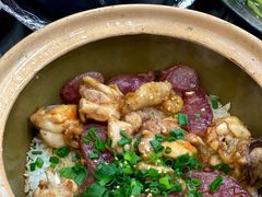 腊肠滑鸡煲仔饭-红星光发煲仔饭(文海店)