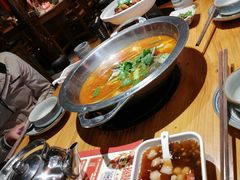 -野山舂·贵州现舂酸汤火锅(鸿通城店)