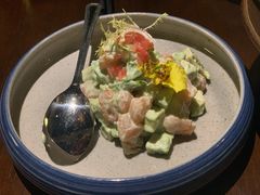 三文鱼牛油果沙律-夜上海(新天地店)
