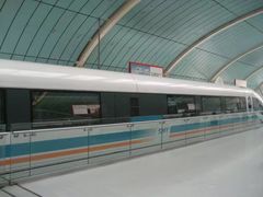 -龙阳路磁悬浮列车总站-停车场