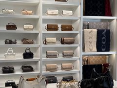 -百年港湾奥特莱斯(香炉礁店)