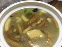 鲜香菌菇汤-必胜客(宝杨路宅急送店)