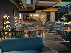 -The ROOF (通盈中心店)