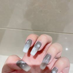 -UGIRL有个美甲