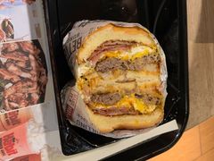 -The Habit Burger Grill 哈比特汉堡(复兴soho店)