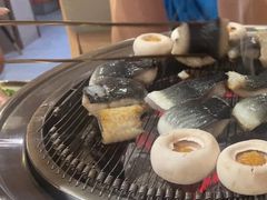 -围炉肉舍•炭烤活鳗•丹东海鲜烤肉(步行街店)