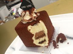 -UNI UNI(环亚凯瑟琳店)