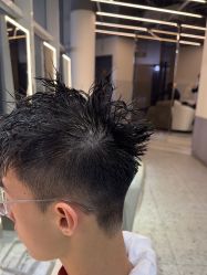 -PE SALON 