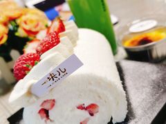草莓半卷-一块儿·蛋糕定制店(吴兴店)