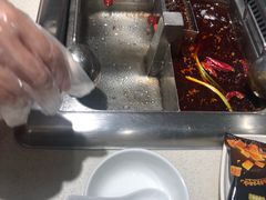 -海底捞火锅鲜切牛肉主题店(长寿路店)