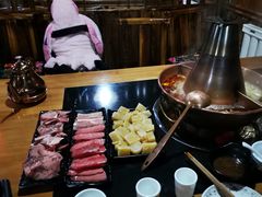 -果松木炭酸菜铜火锅·外婆参鸡汤