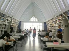 -钟书阁(松江泰晤士小镇店)