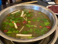 -周老三跷脚牛肉·全牛火锅(非遗传承店)