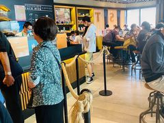 等位区-星巴克(来福士2F店)