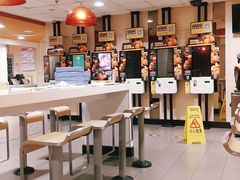 大堂-麦当劳(北京南站店)