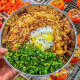 坐20站地铁来吃杭州这家东北烤肉！香晕了