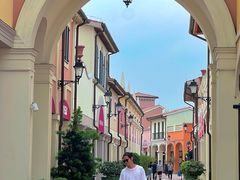 -佛罗伦萨小镇广佛名品奥特莱斯(疏港路店)