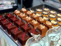 -UNI UNI(环亚凯瑟琳店)