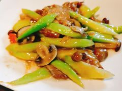 芥兰炒脆猪肉-食肆&Fourteen(武林夜市店)