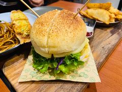 超厚芝士牛肉汉堡-魏斯理汉堡(西安沣东吾悦店)