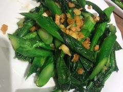 咸鱼粒炒芥兰-珍宝轩海鲜火锅(碧湖大厦店)