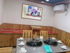 -屯老二农家铁锅炖·行业领军者(梅江店)