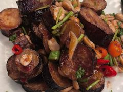 -乡村馕坑肉·烧烤·新疆菜·本地人更爱吃(阿勒泰首店)