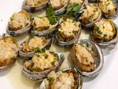 金銀蒜蒸五頭鮮鮑-港澳德兴火锅海鲜酒家(殷皇子店)