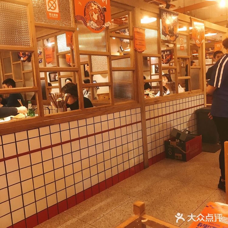 每次路过小寨那家都是在排队，今天看到西咸万象城不需要