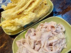 炸腐竹-胡须佬鸡煲四季火锅(海雅缤纷城店)