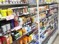 -全家便利店(愚园店)