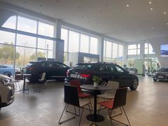 -上海冠松华奥奥迪4S店(张江店)