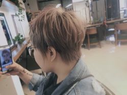 -阿三造型烫染•接发