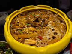 -多嘴超级肉蟹煲(杉杉国潮主题店)