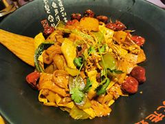 -风光老灶麻辣香锅(大成路翠微百货店)