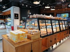 面包甜点陈列柜-格瑞思动物奶油生日蛋糕(圆融店)