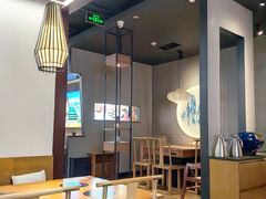 -呷哺呷哺(松北万象汇店)