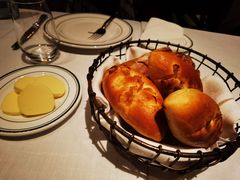 餐前包-Wolfgang’s Steakhouse 沃夫冈牛排馆(上海白玉兰广场店)