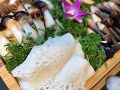 -慢丽江·云南野生菌土鸡锅(西山店)