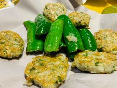 煎鱼饼拼酿青椒-大笑饭堂(甲子桥店)
