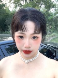 -都市丽人婚纱摄影