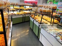 面包甜点陈列柜-华荣西饼屋(金禧店)