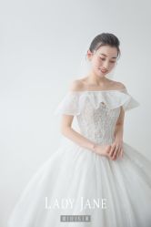 -Lady  Jane高端婚纱礼服馆