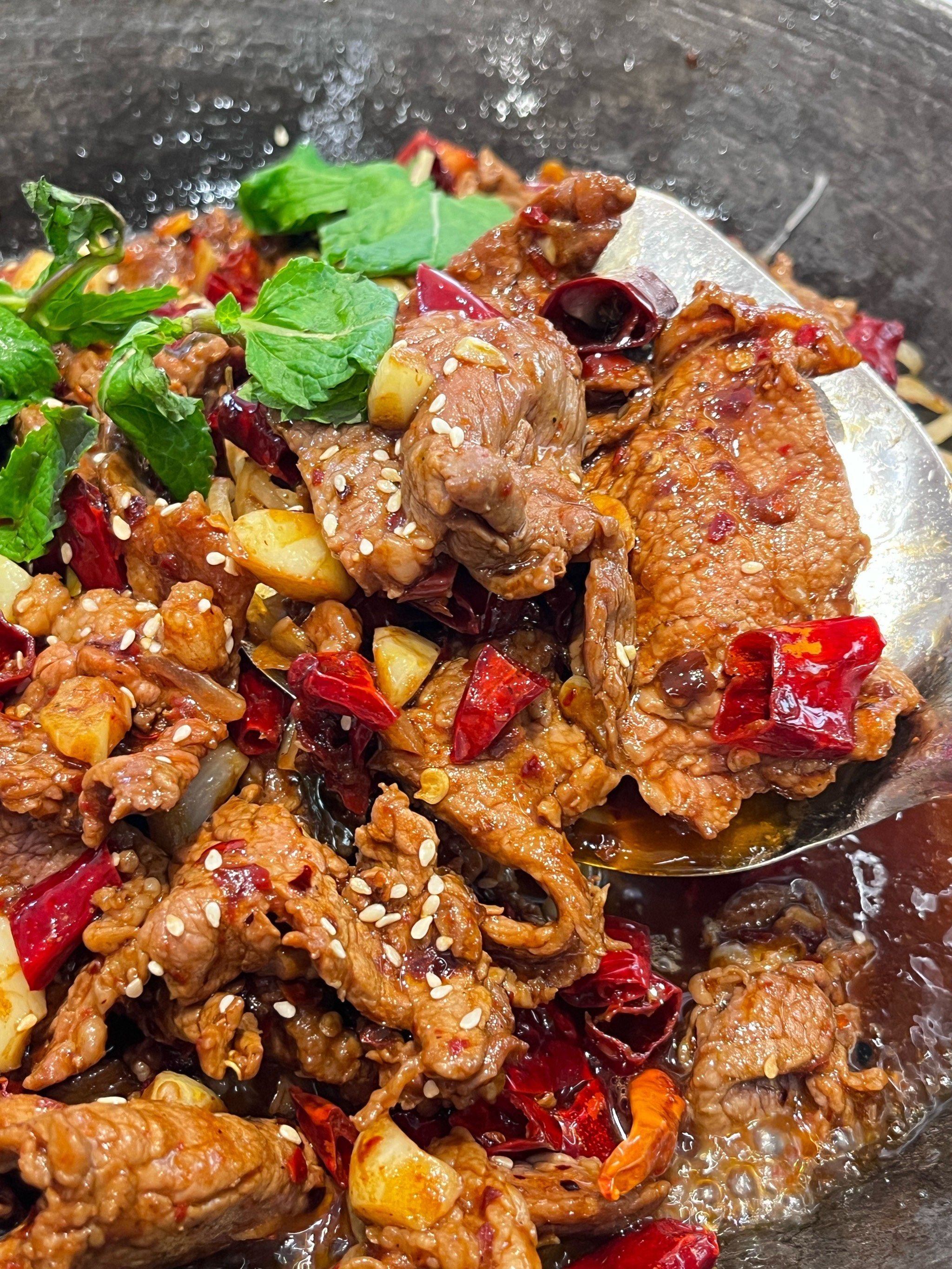 您的麻辣干锅,已上桌!