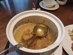 山泉水炖银江土猪汤-金苑酒家·客家菜·广东老字号(万象店)