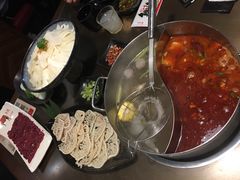 -左庭右院鲜牛肉火锅(金山万达店)