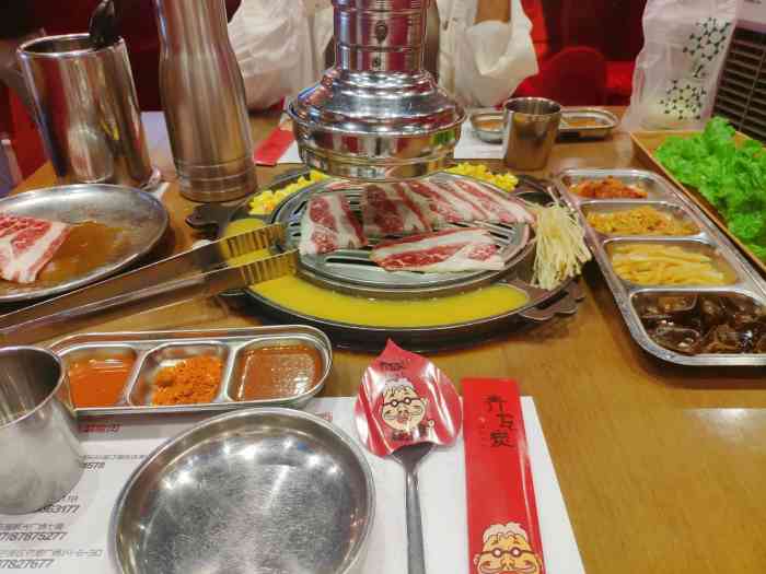 青瓦炭韩潮烤肉(江南环球港店)-"烤肉店在环球广场和太阳大厅中间的